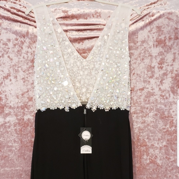 💖Gorgeous Formal Gown 💖 - Picture 5 of 8